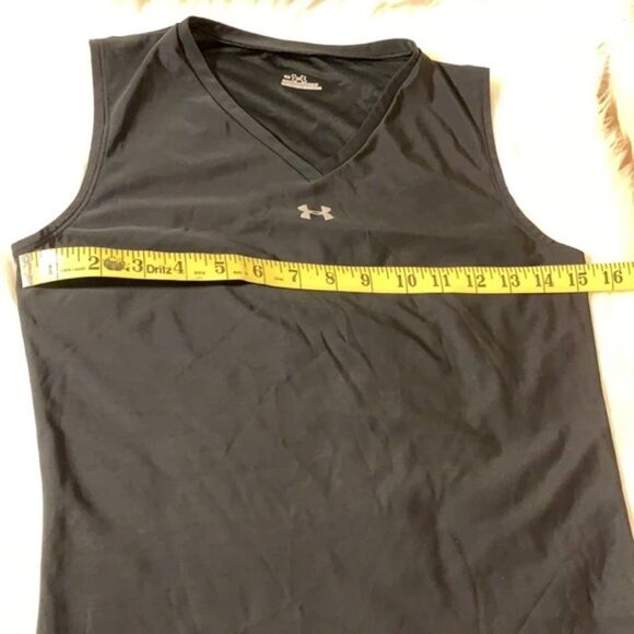 Under Armour Black V-Neck Tank Size Medium - Picture 5 of 11